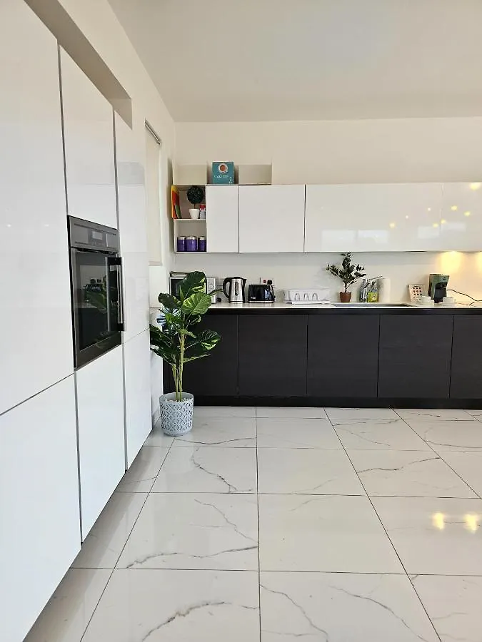 Mive Luxury Sea View Penthouse Apartment Gzira Malta